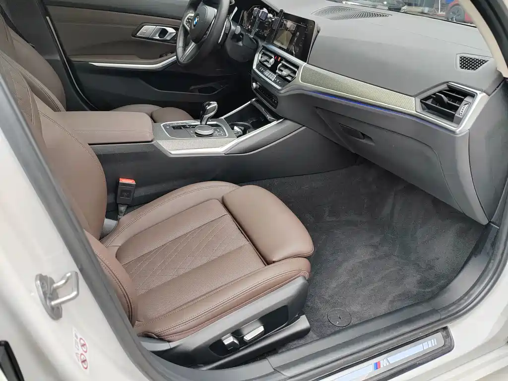 BMW 3 Series 2021 — фото 12
