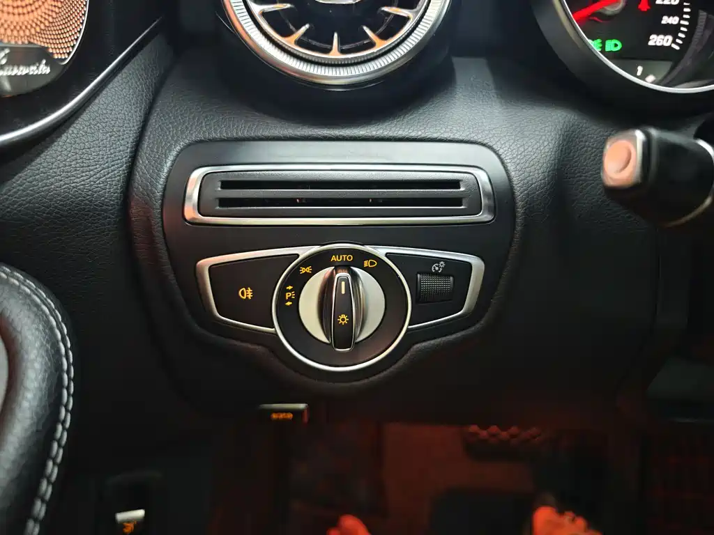 Mercedes-Benz C-Class 2018 — фото 15