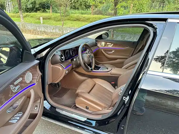 Mercedes-Benz E-Class 2022
