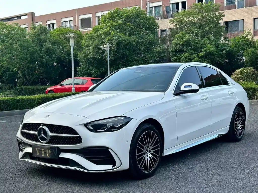Mercedes-Benz C-Class 2025 — фото 1