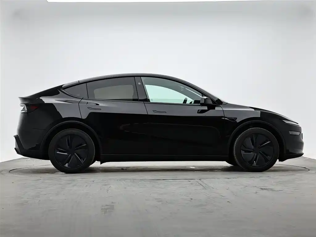 Tesla Model Y 2026 — фото 6
