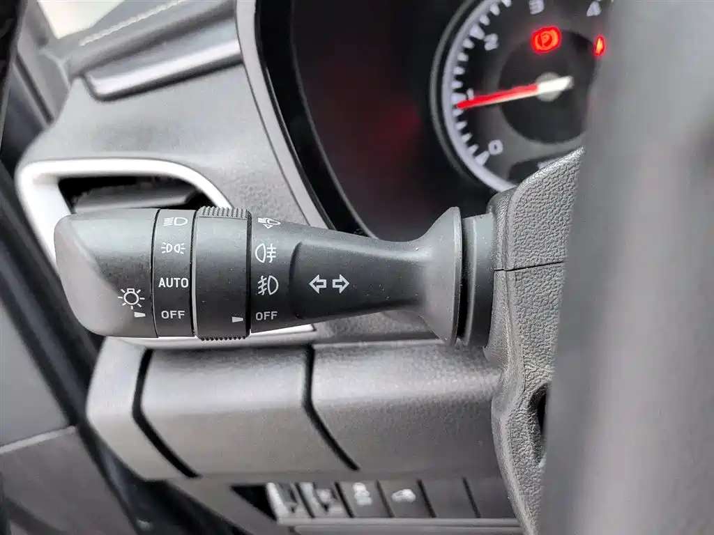 Isuzu D-MAX 2023 — фото 21