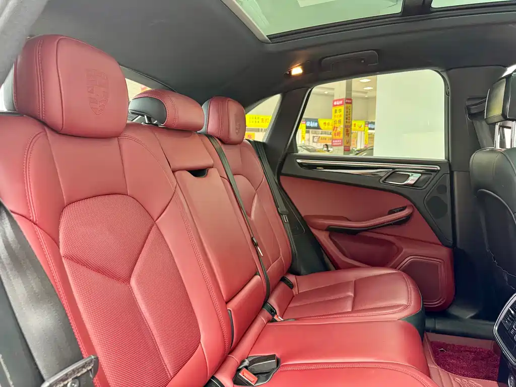 Porsche Macan 2017 — фото 11
