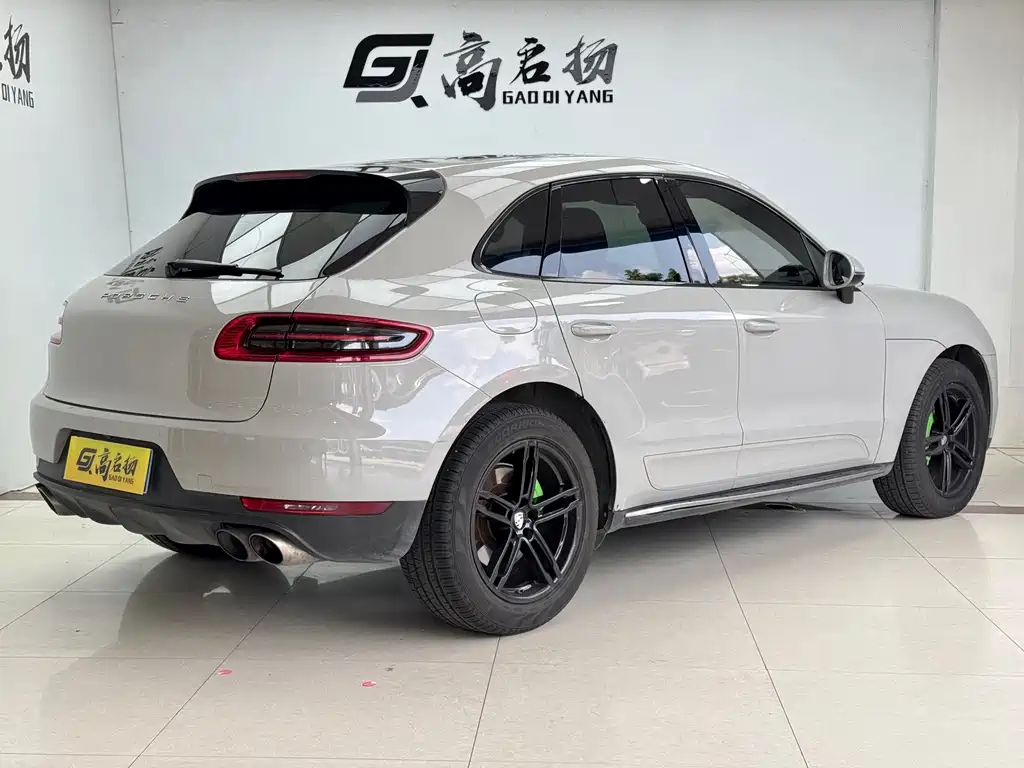 Porsche Macan 2017 — фото 24