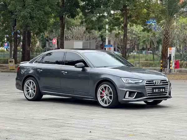 Audi A4L 2019