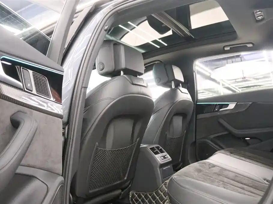 Audi A4L 2023 — фото 17