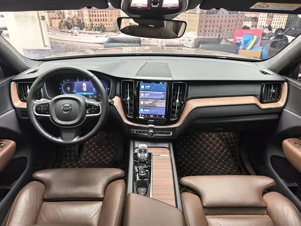 Volvo XC60 PHEV 2025 — фото 14