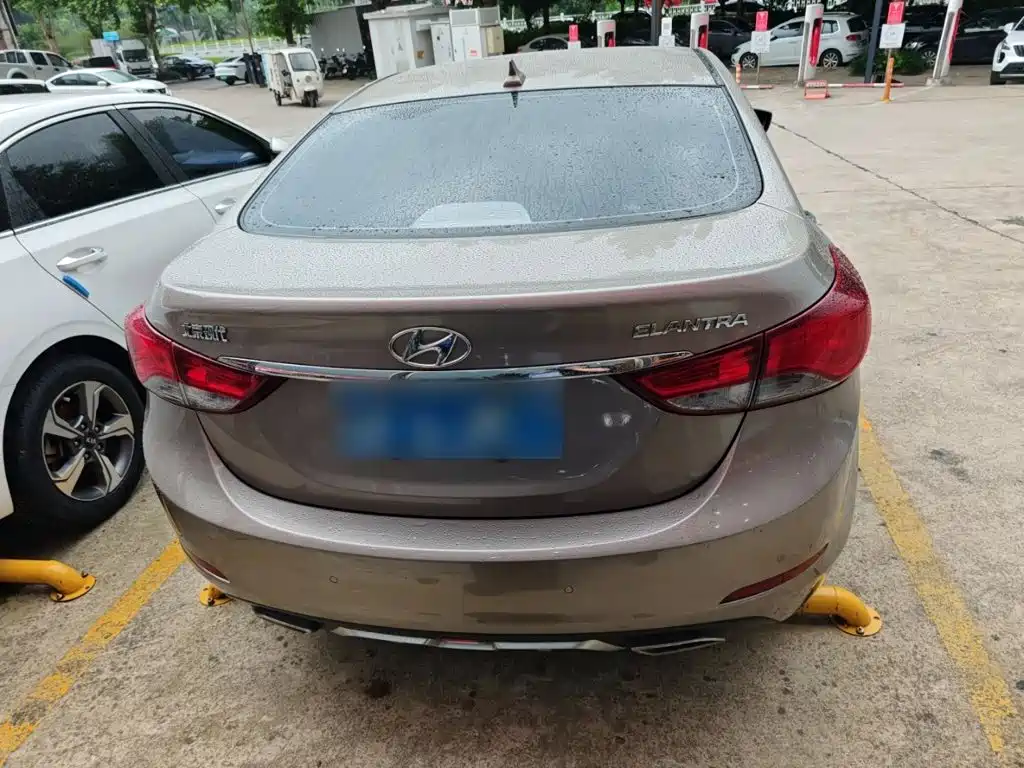 Hyundai Elantra Langdong 2016 — фото 11