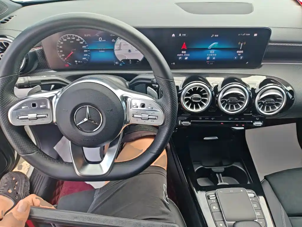 Mercedes-Benz A-Class 2023 — фото 10