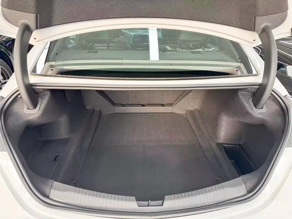 Cadillac CT5 2023 — фото 19