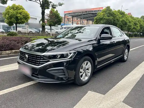 Volkswagen Passat 2025