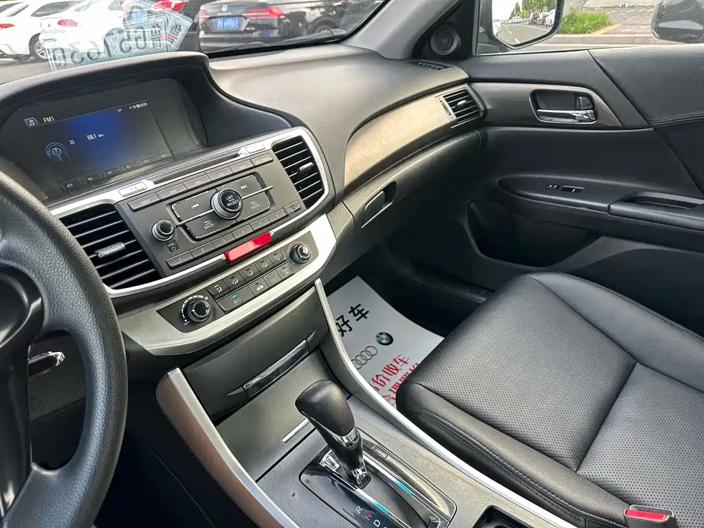 Honda Accord 2014 — фото 11