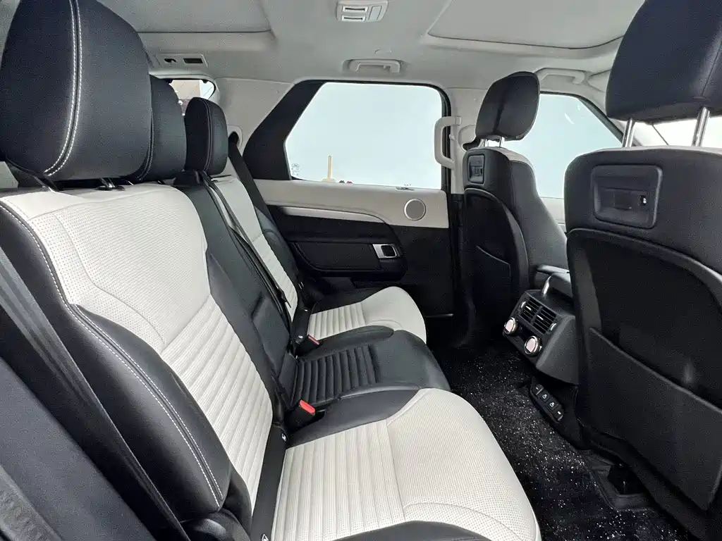Land Rover Discovery 2021 — фото 10