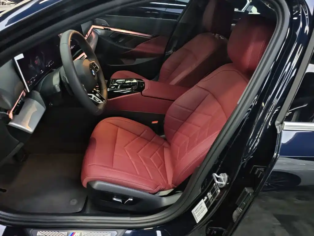 BMW 5 Series 2025 — фото 15