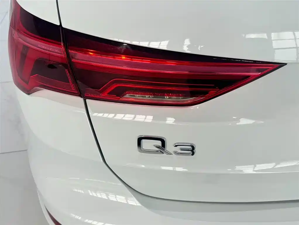 Audi Q3 2024 — фото 13