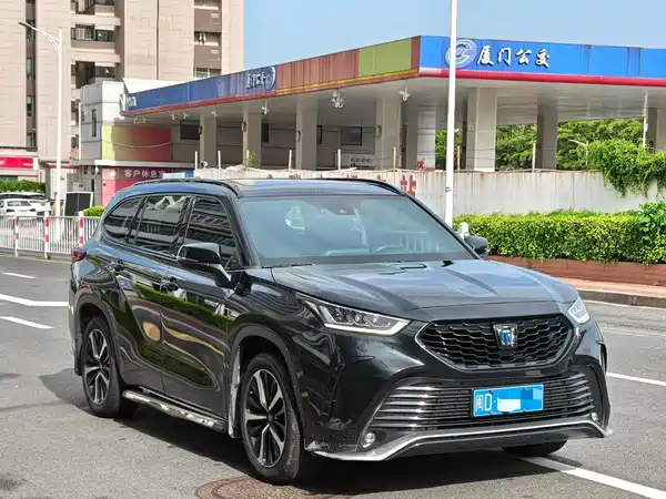 Toyota Crown Kluger 2022