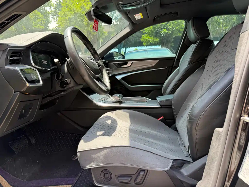 Audi A6L 2022