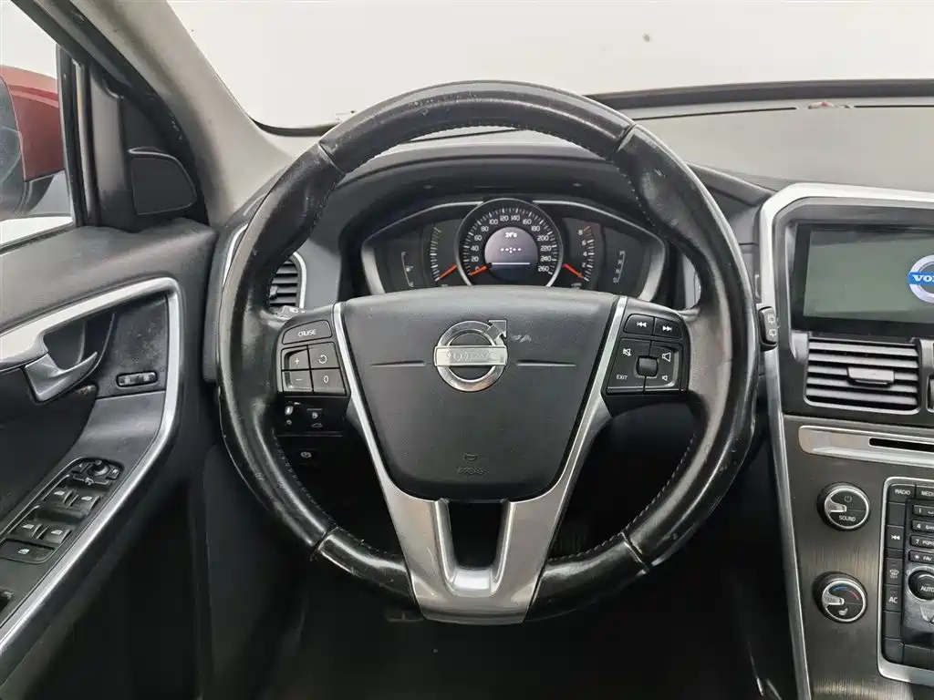 Volvo XC60 2013 — фото 11