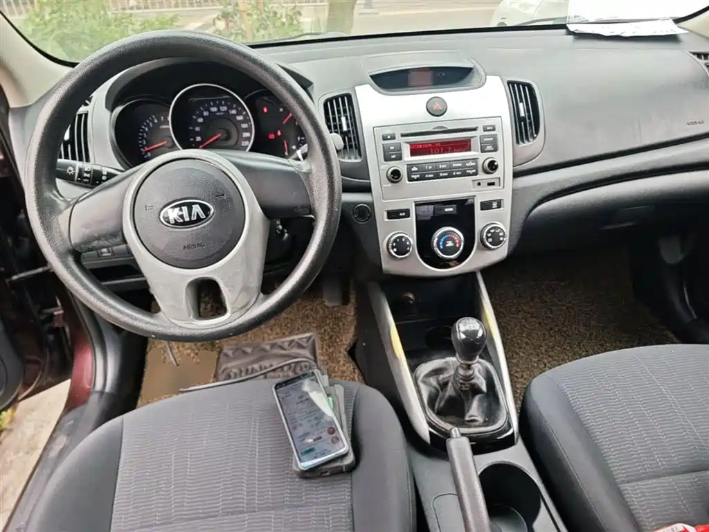 Kia Forte 2015 — фото 10