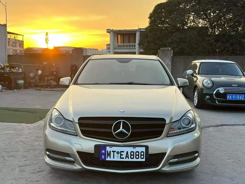 Mercedes-Benz C-Class 2011