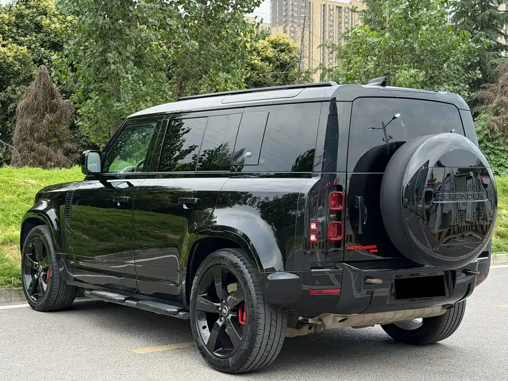 Land Rover Defender 2023 — фото 20