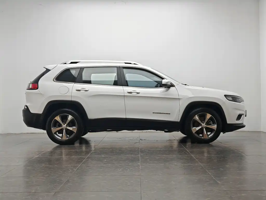 Jeep Cherokee 2021 — фото 10