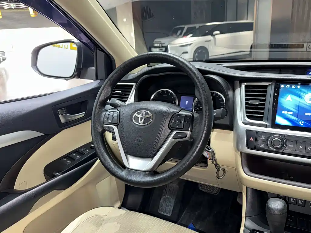 Toyota Highlander 2020 — фото 13