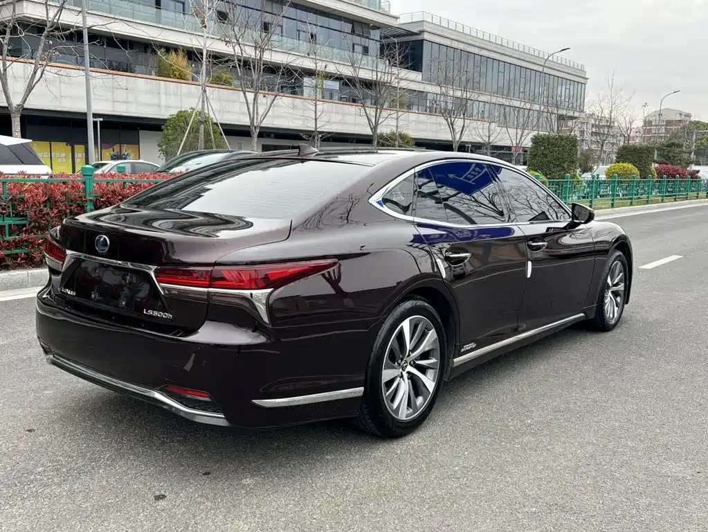 Lexus LS 2020 — фото 15