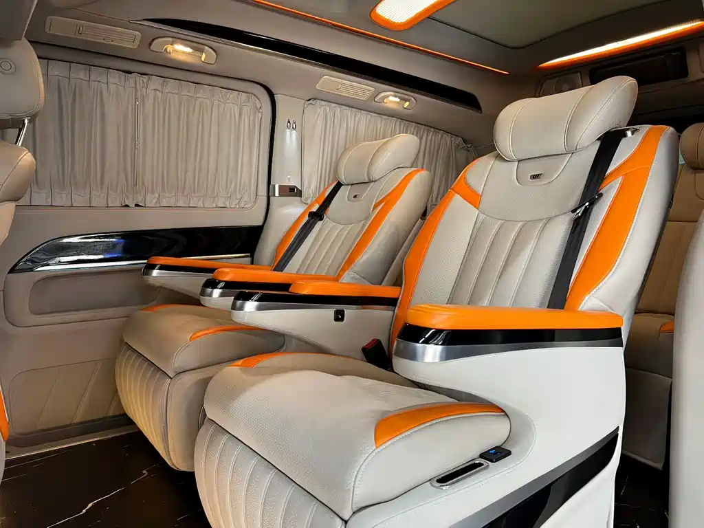 Mercedes-Benz V-Class 2023 — фото 4
