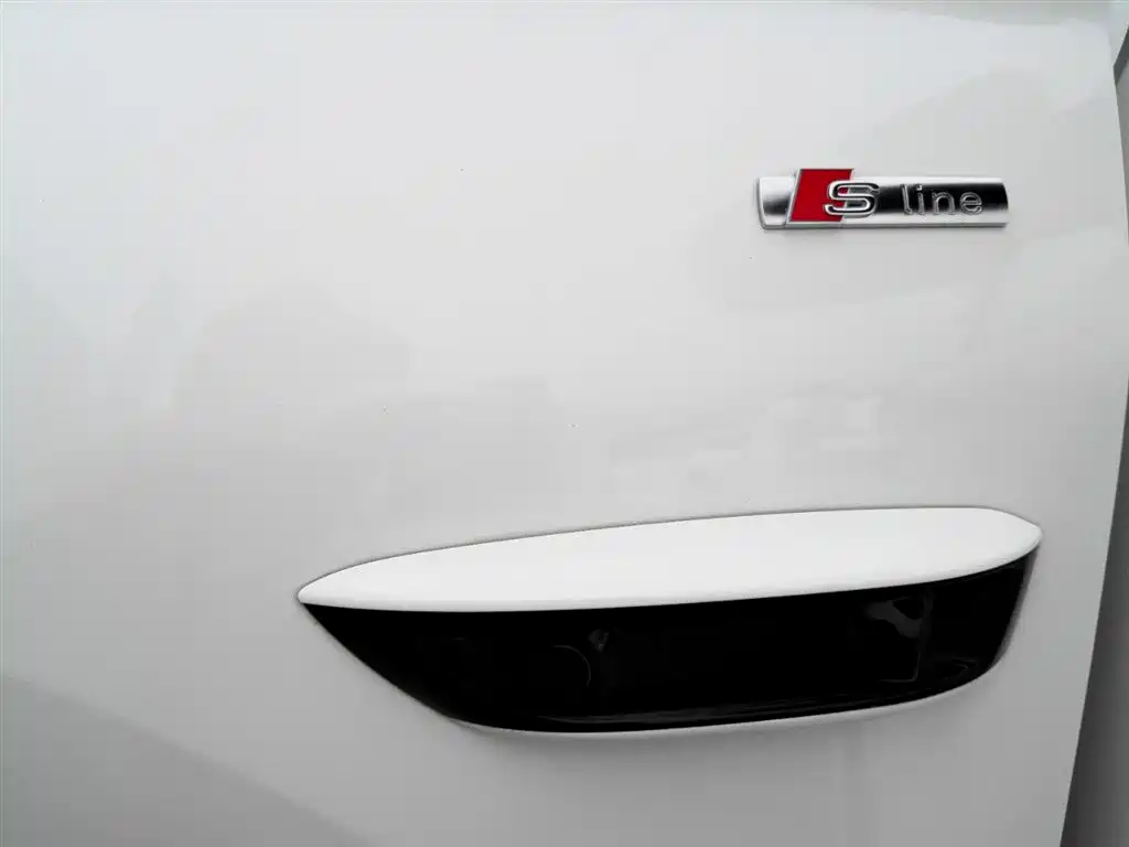 Audi Q6L e-tron 2025 — фото 23