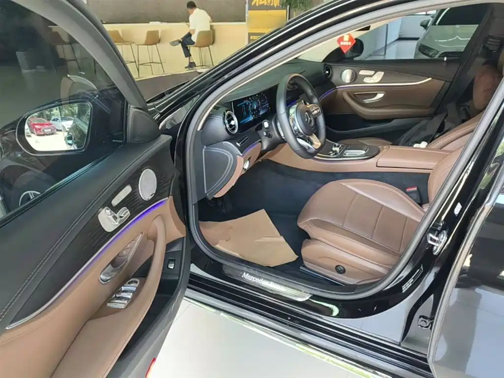 Mercedes-Benz E-Class 2020 — фото 16