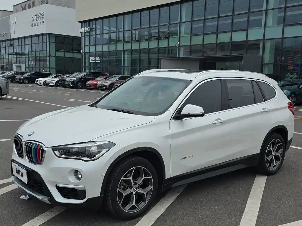 BMW X1 2016 — фото 1