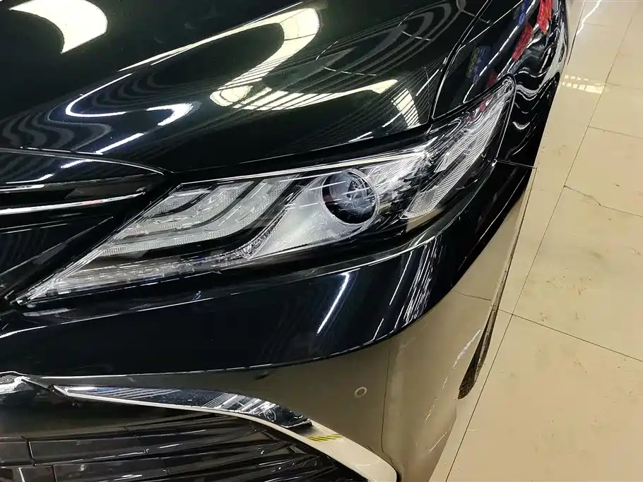 Toyota Camry 2022 — фото 5