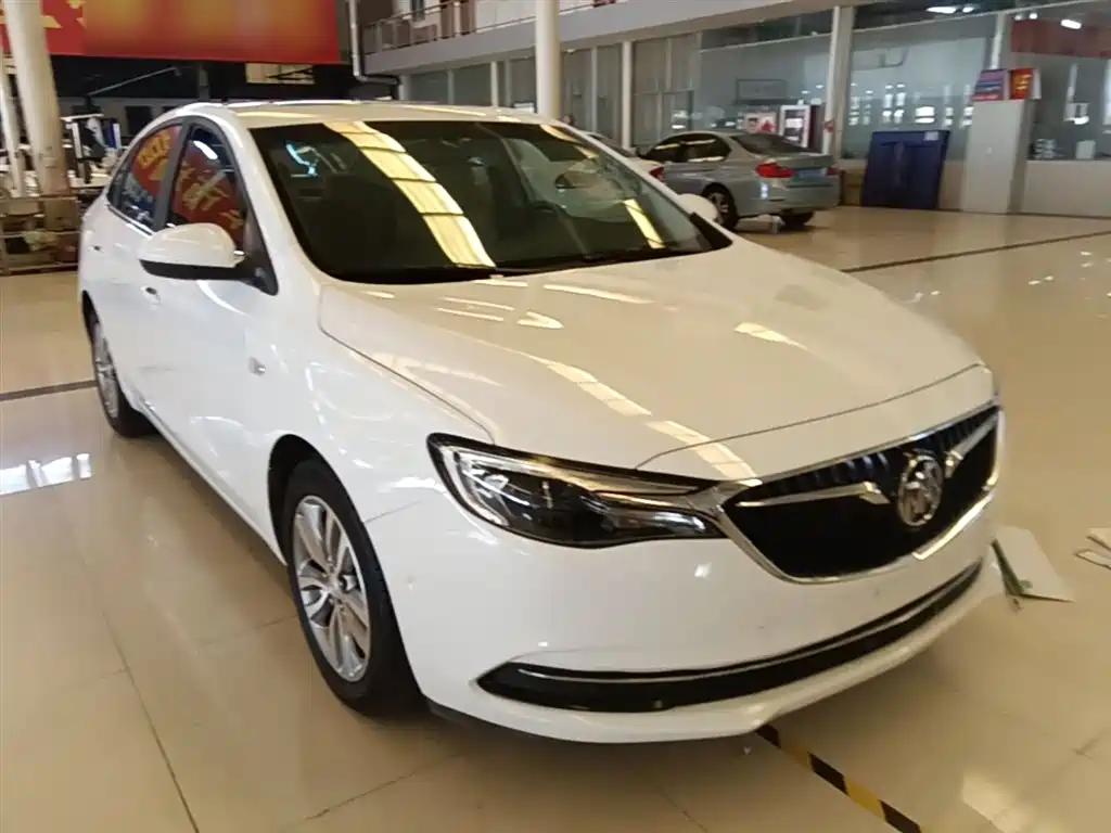 Buick Excelle 2018 — фото 4