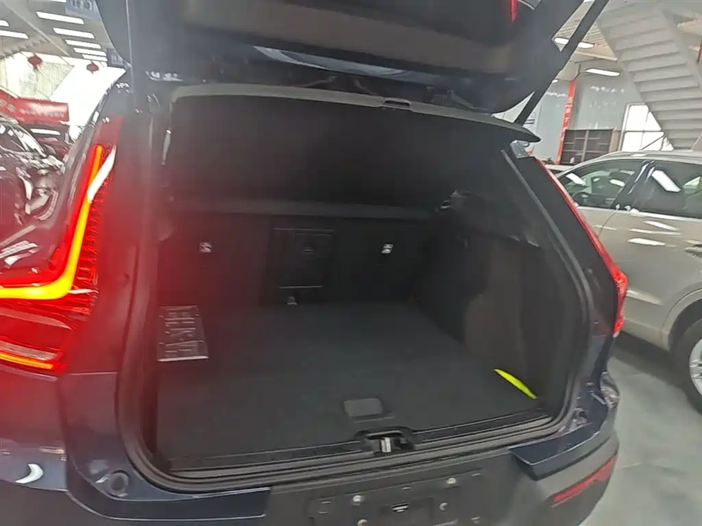 Volvo XC40 2021 — фото 19