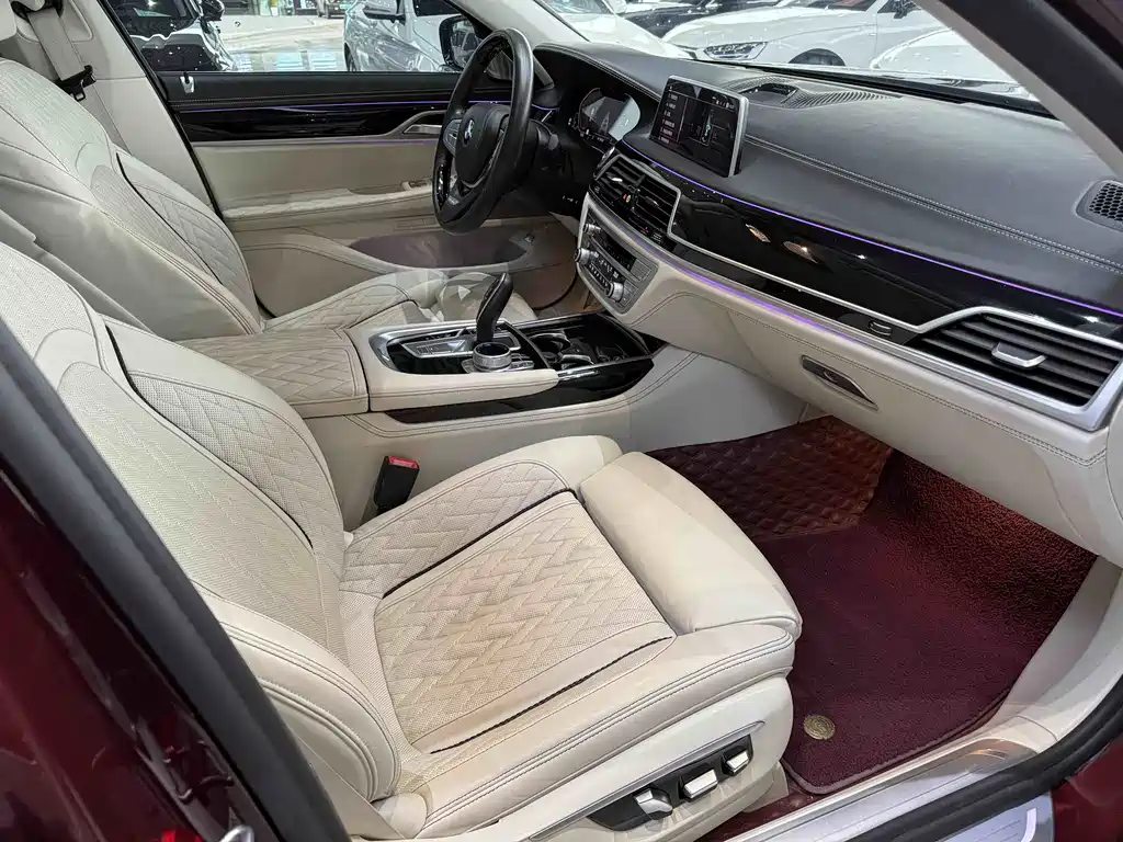 BMW 7 Series 2021 — фото 13