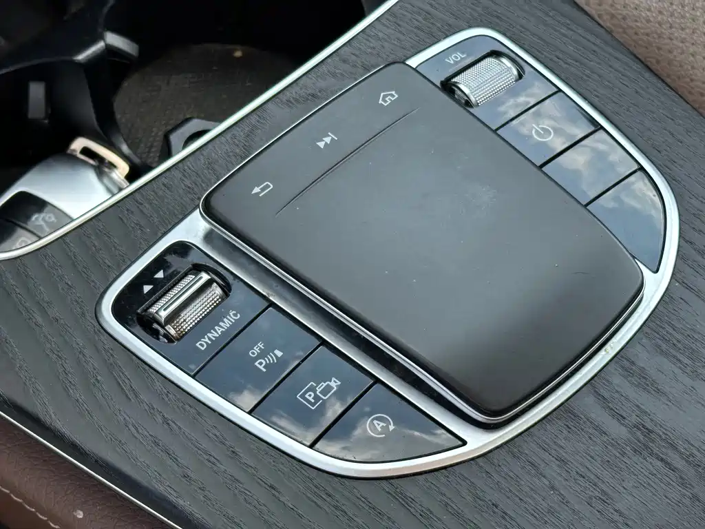 Mercedes-Benz E-Class 2020 — фото 15