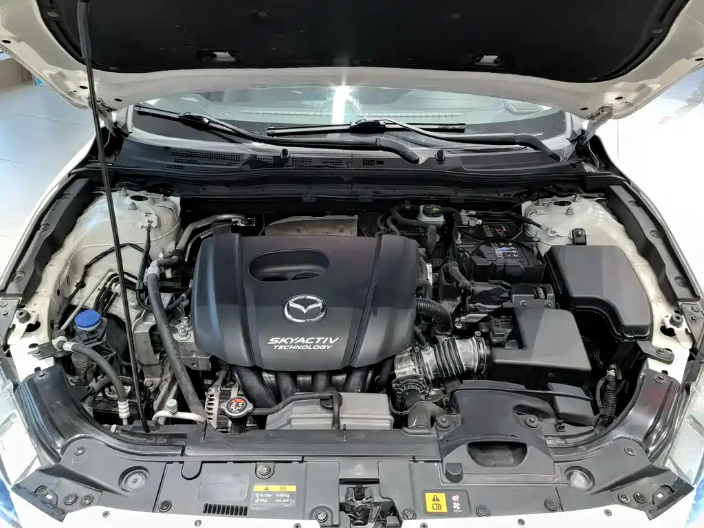 Mazda 3 Axela 2018 — фото 11