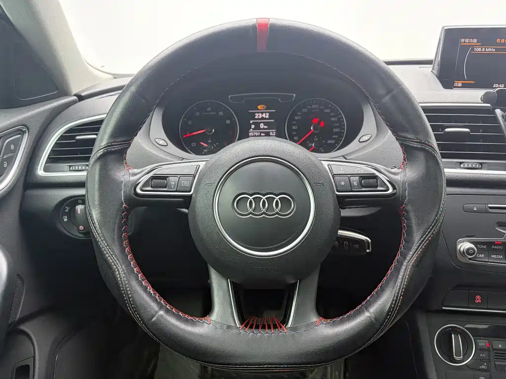 Audi Q3 2019 — фото 14