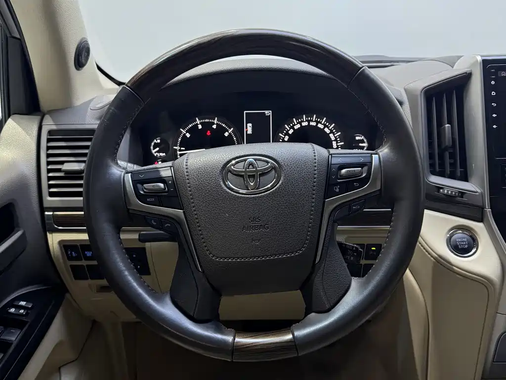Toyota Land Cruiser 2019 — фото 12