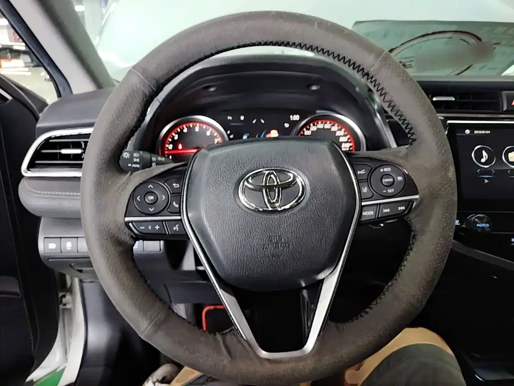 Toyota Camry 2021 — фото 11