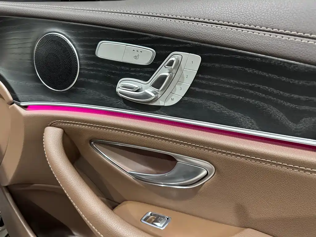 Mercedes-Benz E-Class 2023 — фото 8