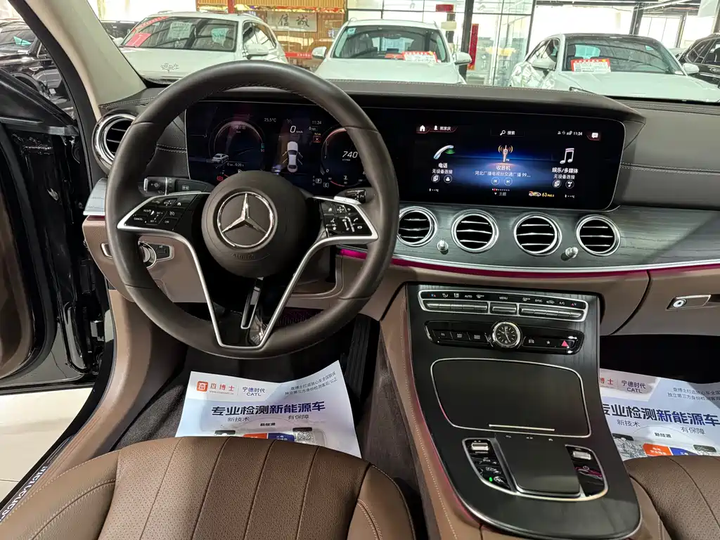 Mercedes-Benz E-Class 2023 — фото 19