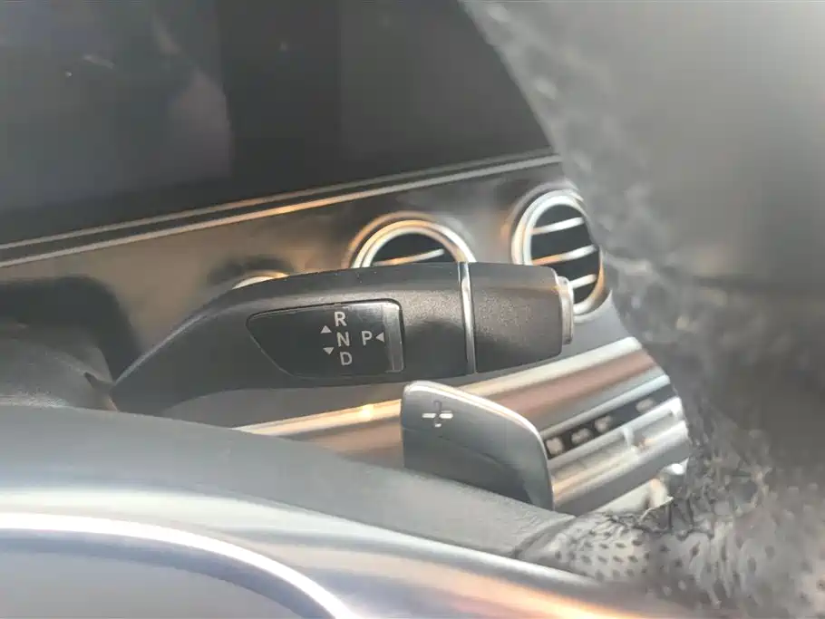 Mercedes-Benz E-Class 2018 — фото 16