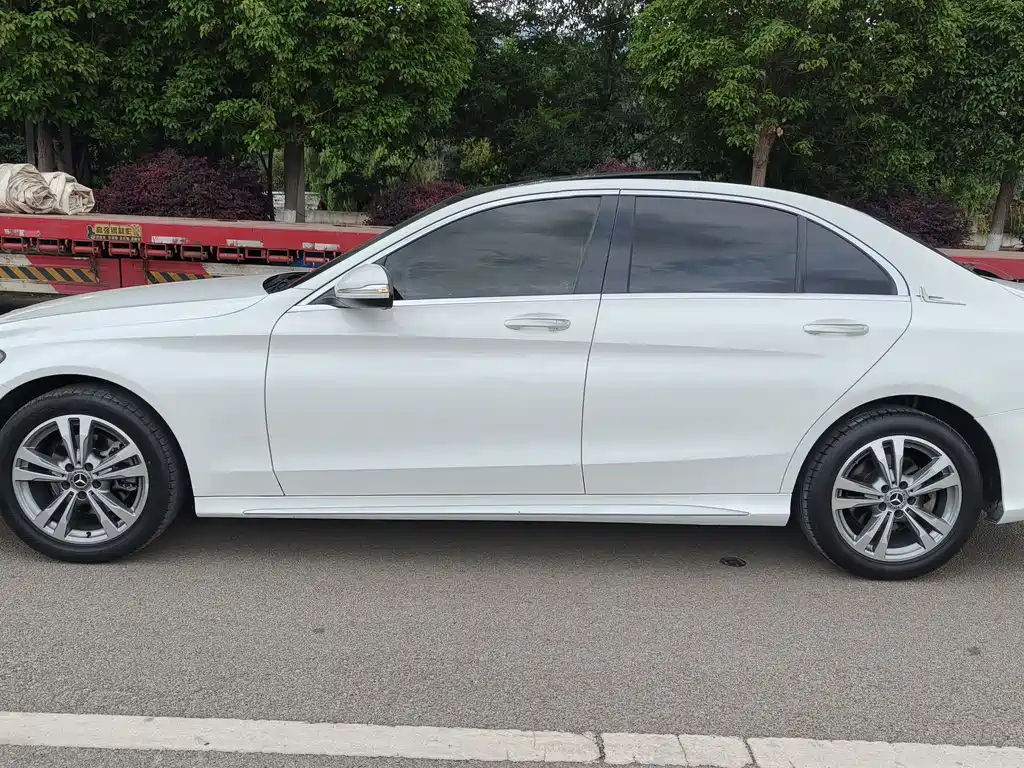 Mercedes-Benz C-Class 2018 — фото 18
