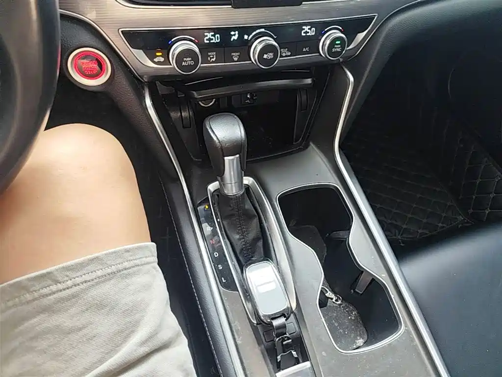 Honda Accord 2020 — фото 14