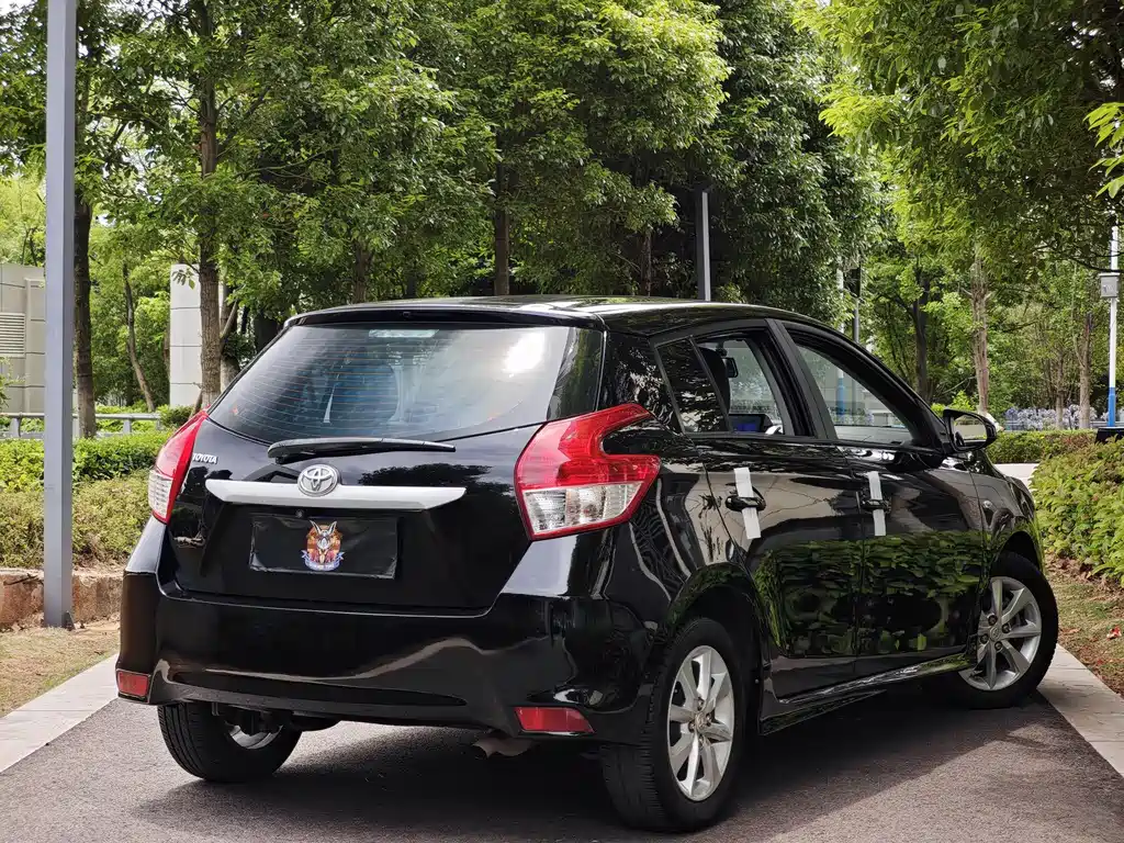 Toyota Yaris L 2014 — фото 4