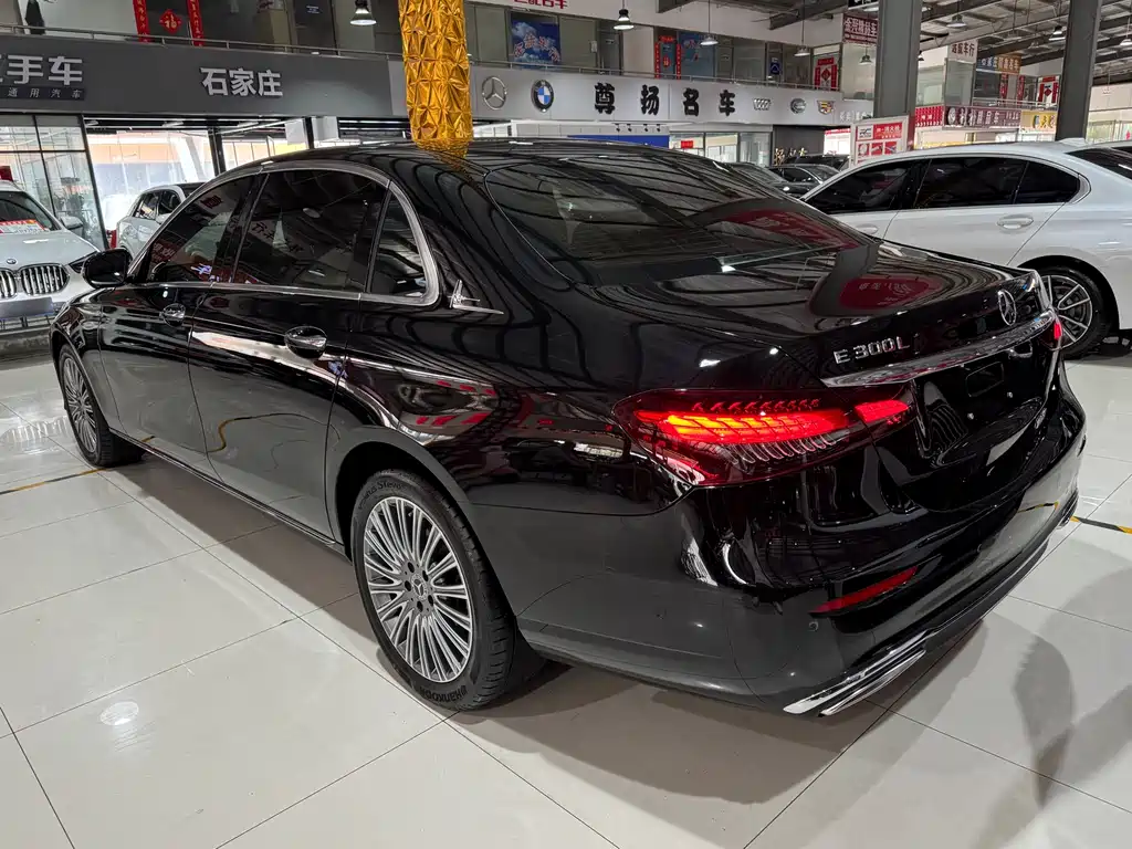 Mercedes-Benz E-Class 2023 — фото 24