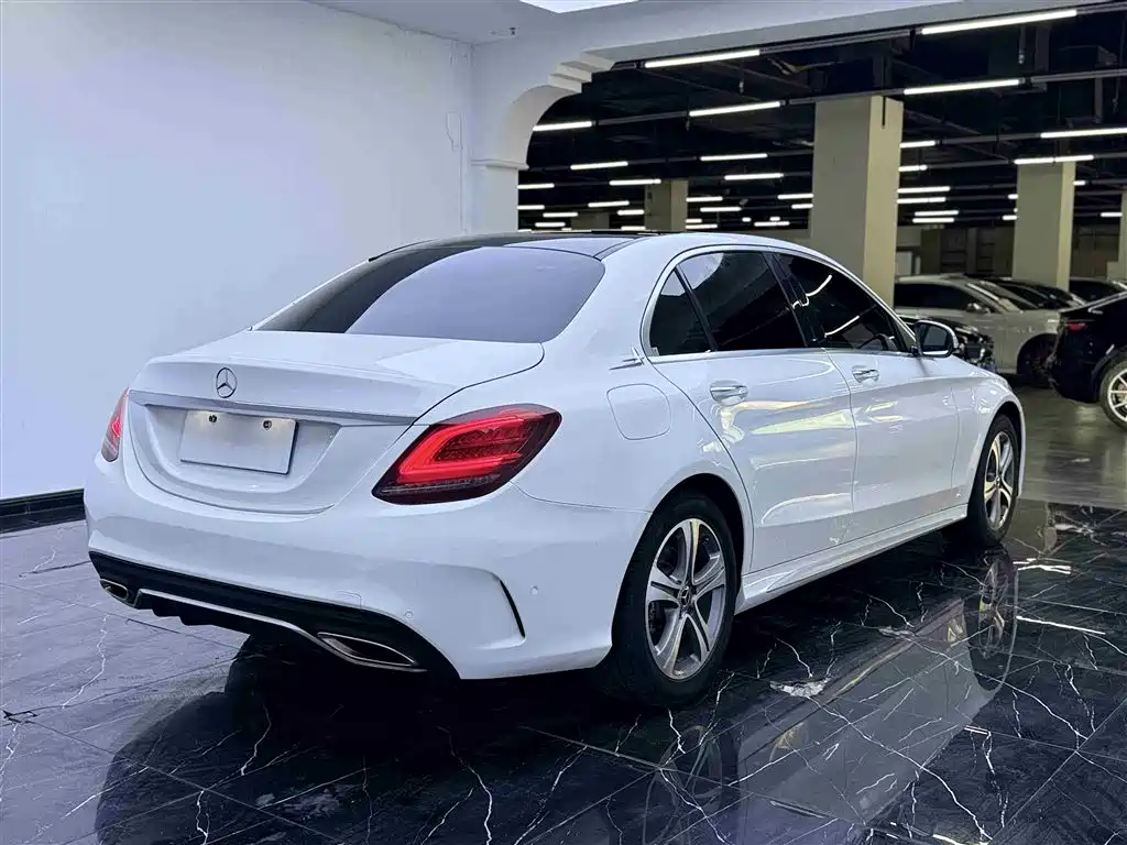 Mercedes-Benz C-Class 2019 — фото 19