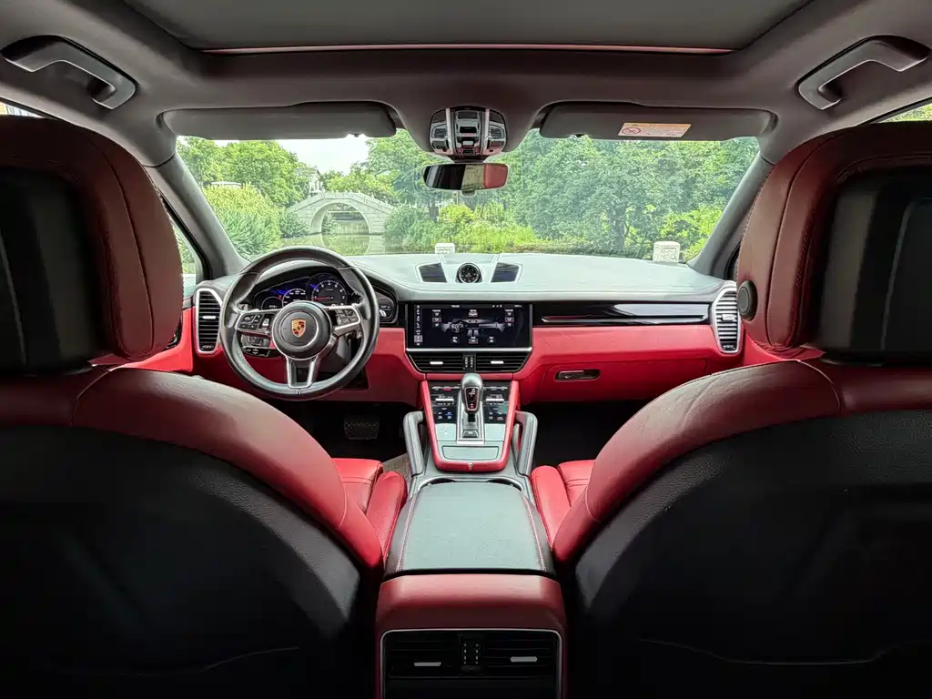 Porsche Cayenne 2019 — фото 15